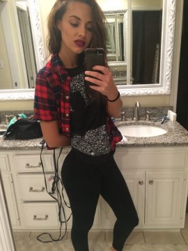 Qu33nInBed from Glasgow City,United Kingdom